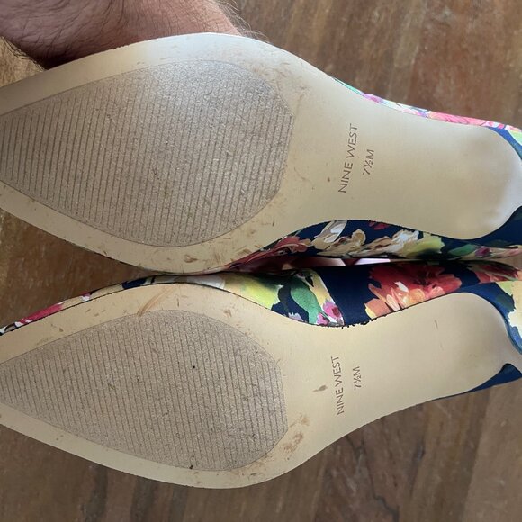 Woman's Heels Nine West Arlene 2 Size 7.5 W Floral Print Pumps Heels GUC - Picture 9 of 10